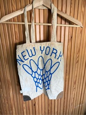 New York Knicks Tote Bag